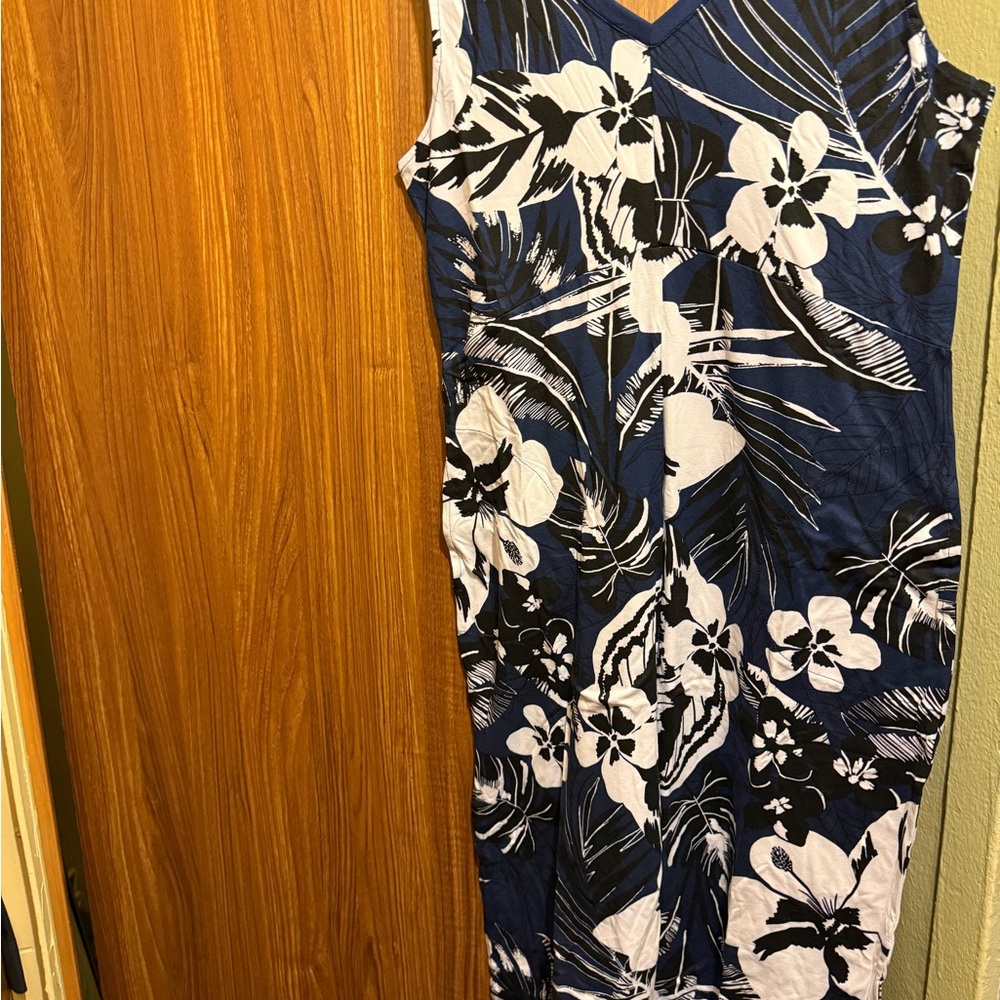 Cuddl Duds Floral Patterned Top in Gray and Cream